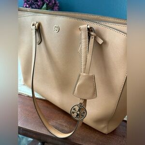 Tory Burch Robinson Tote Bag - Tan/Camel Saffiano Leather